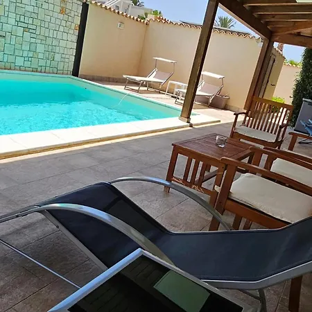 A Due Passi Dal Sole Guest house Porto Empedocle